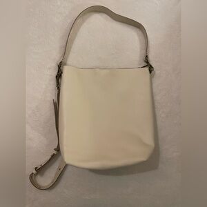 Madewell Leather Essential Bucket Tote Cream